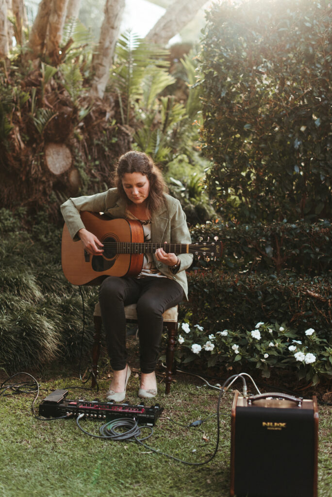 Vicci Guitar (10)