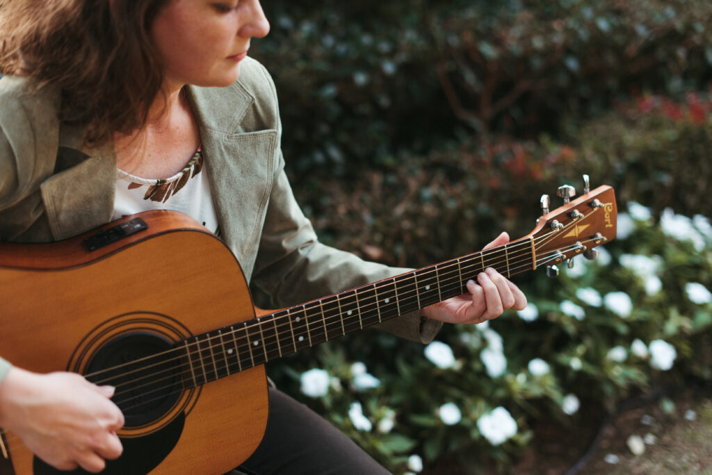 Vicci Guitar (9)